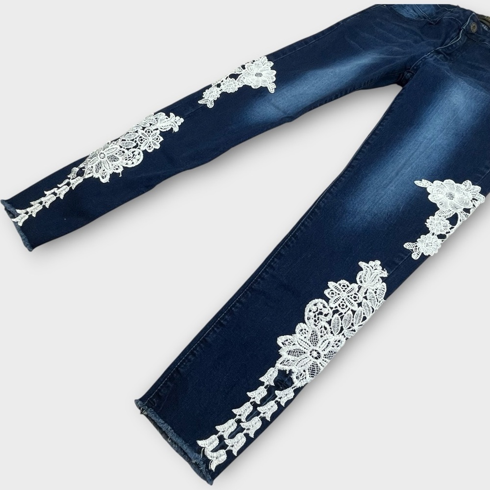 Lucky & Blessed Skinny Jeans Sz 6 Lace Applique Dark Wash Denim - Picture 4 of 7